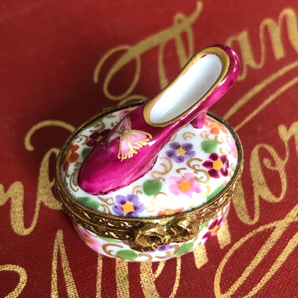 Limoges France Peint Main Mini Trinket Floral Porcelain ￼Bow Clasp Pink Slipper